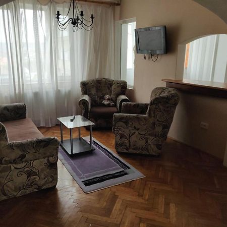 Pelican Proxy Apartment Oradea Exteriör bild
