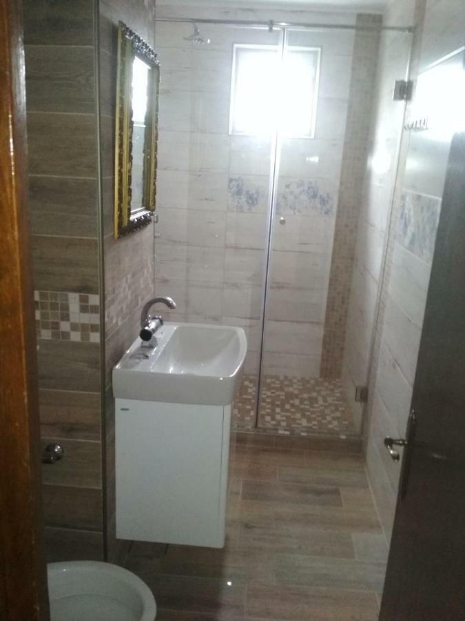 Pelican Proxy Apartment Oradea Exteriör bild